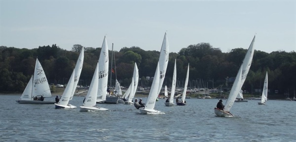 Flying Fifteen Belgian Nationals at Lake Plate Taille (SNEH)